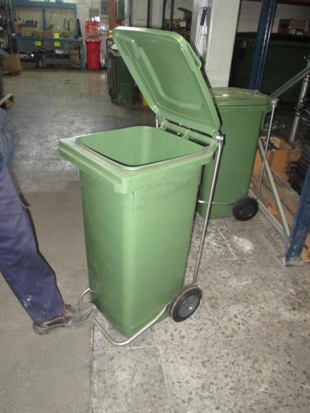 Contenedores de basura 120 L con pedal metlico